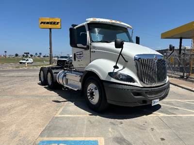 International RH613 Day Cab Truck - 450HP, 12 Speed Automatic
