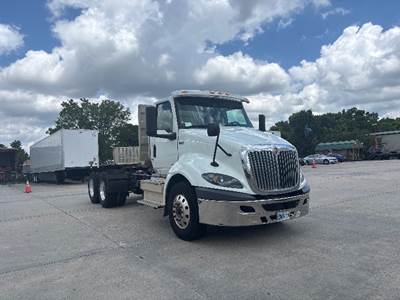 International RH613 Day Cab Truck - 450HP, 12 Speed Automatic