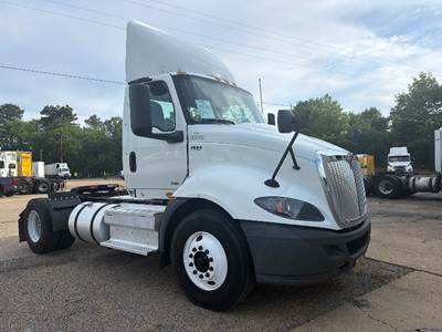 International RH613 Single Axle Day Cab Truck - 430HP, 10 Speed Manual