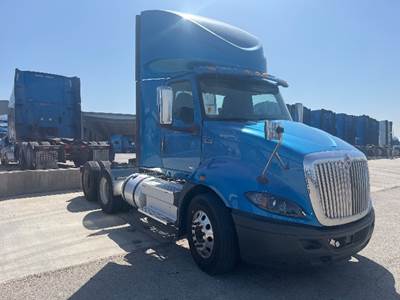 International RH613 Day Cab Truck - 410HP, 10 Speed Automatic