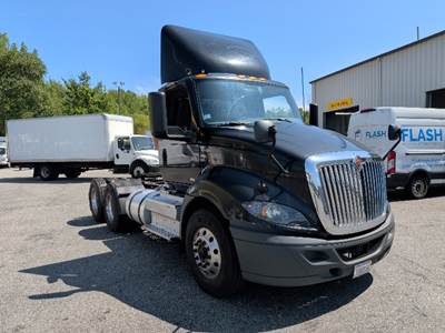 International RH613 Day Cab Truck - 430HP, 10 Speed Manual