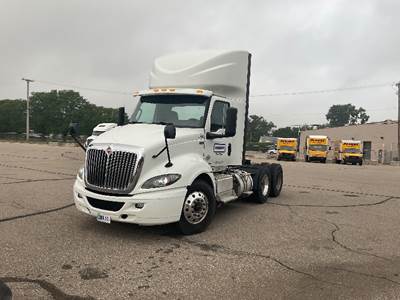 International RH613 Day Cab Truck - 450HP, 10 Speed Automatic