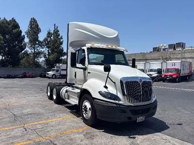 International RH613 Day Cab Truck - 430HP, 10 Speed Automatic