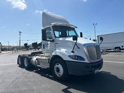 International RH613 Day Cab Truck - 410HP, 10 Speed Automatic