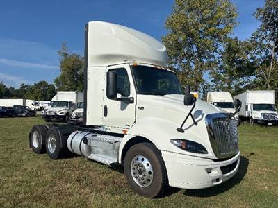 International RH613 Day Cab Truck - 450HP, 12 Speed Automatic