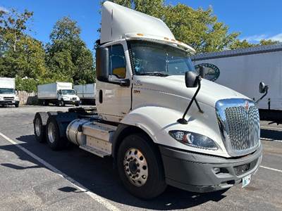 International RH613 Day Cab Truck - 450HP, 12 Speed Automatic