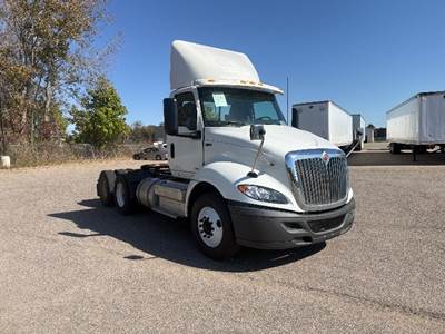 International RH613 Day Cab Truck - 430HP, 10 Speed Manual