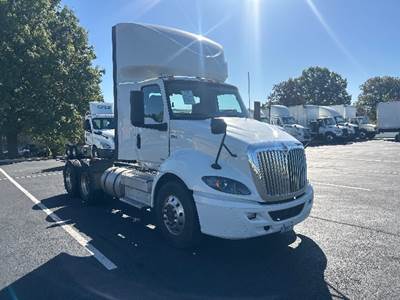 International RH613 Day Cab Truck - 450HP, 12 Speed Automatic