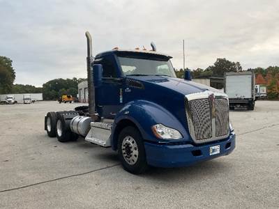 Kenworth T680 Day Cab Truck - Cummins 500HP, 13 Speed Automatic