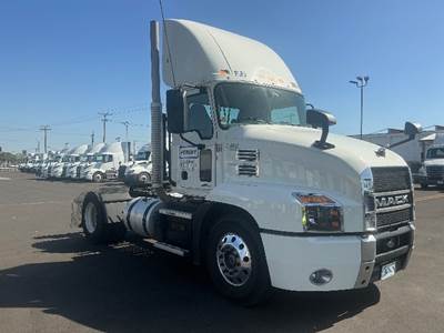 Mack Anthem Single Axle Day Cab Truck - MP7 395HP, 12 Speed Automatic