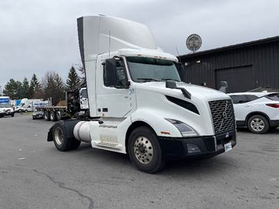 Volvo VNL42300 Single Axle Day Cab Truck - 405HP, 12 Speed Automatic