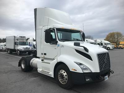 Volvo VNL42300 Single Axle Day Cab Truck - 405HP, 12 Speed Automatic