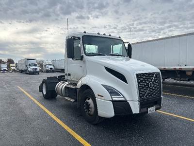 Volvo VNL42300 Single Axle Day Cab Truck - 405HP, 12 Speed Automatic