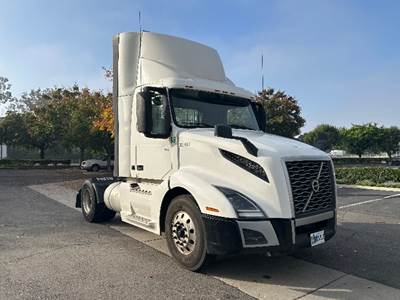 Volvo VNL42300 Single Axle Day Cab Truck - 405HP, 12 Speed Automatic