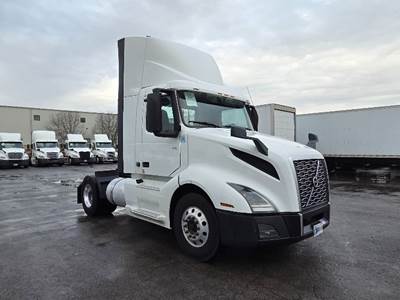Volvo VNL42300 Single Axle Day Cab Truck - 405HP, 12 Speed Automatic