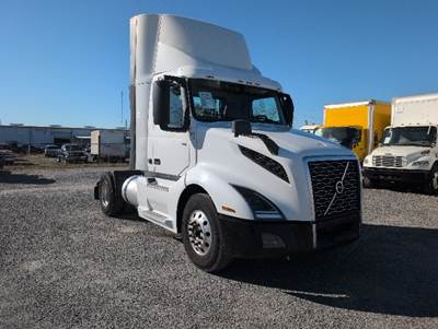 Volvo VNL42300 Single Axle Day Cab Truck - 405HP, 12 Speed Automatic