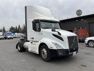 Volvo VNL42300 Single Axle Day Cab Truck - 405HP, 12 Speed Automatic