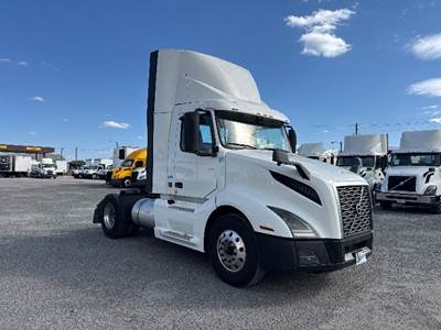 Volvo VNL42300 Single Axle Day Cab Truck - 405HP, 12 Speed Automatic