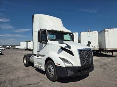 Volvo VNL42300 Single Axle Day Cab Truck - 405HP, 12 Speed Automatic