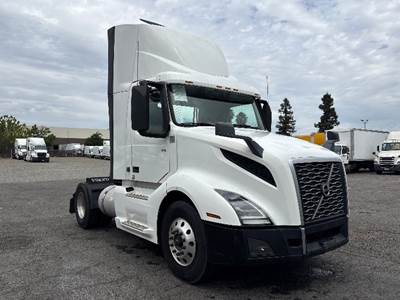 Volvo VNL42300 Single Axle Day Cab Truck - 405HP, 12 Speed Automatic