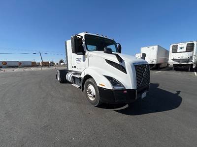 Volvo VNL42300 Single Axle Day Cab Truck - 405HP, 12 Speed Automatic