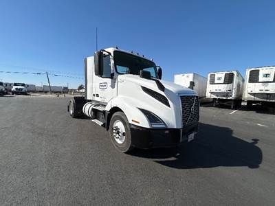 Volvo VNL42300 Single Axle Day Cab Truck - 405HP, 12 Speed Automatic