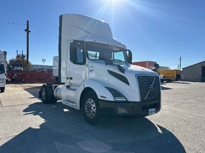 Volvo VNL42300 Single Axle Day Cab Truck - 405HP, 12 Speed Automatic