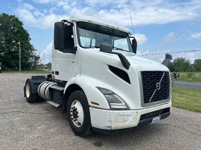 Volvo VNR42300 Single Axle Day Cab Truck - 365HP, 12 Speed Automatic