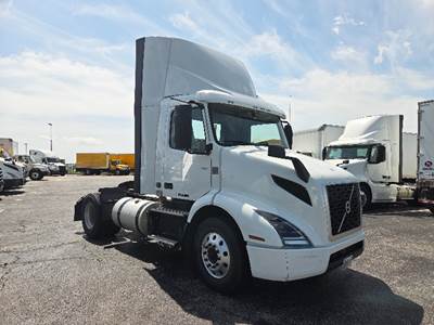 Volvo VNR42300 Single Axle Day Cab Truck - 405HP, 10 Speed Manual