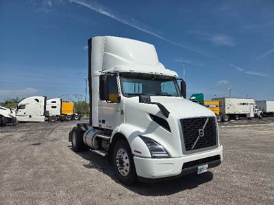 Volvo VNR42300 Single Axle Day Cab Truck - 405HP, 10 Speed Manual