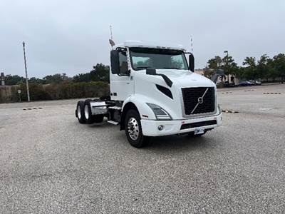 Volvo VNR62300 Day Cab Truck - 455HP, 12 Speed Automatic