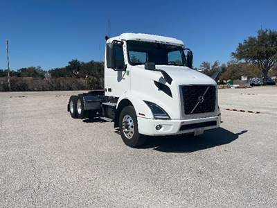 Volvo VNR62300 Day Cab Truck - 455HP, 12 Speed Automatic