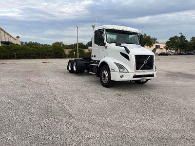 Volvo VNR62300 Single Axle Day Cab Truck - 455HP, 12 Speed Automatic