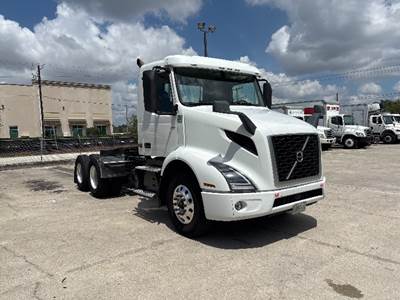 Volvo VNR62300 Single Axle Day Cab Truck - 455HP, 12 Speed Automatic