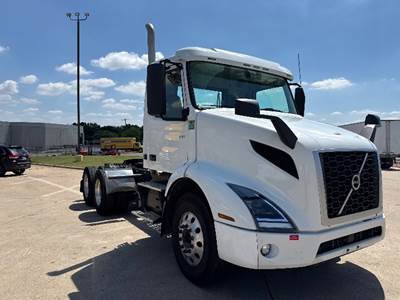 Volvo VNR62300 Single Axle Day Cab Truck - 455HP, 12 Speed Automatic