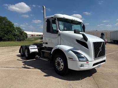 Volvo VNR62300 Single Axle Day Cab Truck - 455HP, 12 Speed Automatic