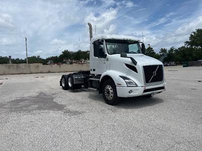 Volvo VNR62300 Single Axle Day Cab Truck - 455HP, 12 Speed Automatic