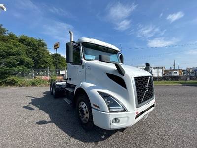 Volvo VNR62300 Single Axle Day Cab Truck - 455HP, 12 Speed Automatic