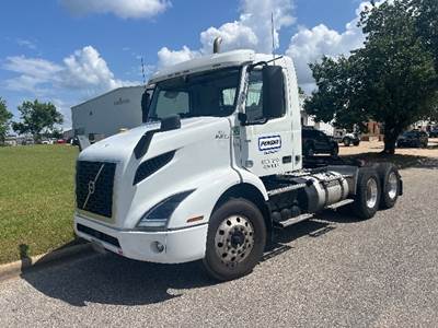 Volvo VNR62300 Single Axle Day Cab Truck - 455HP, 12 Speed Automatic
