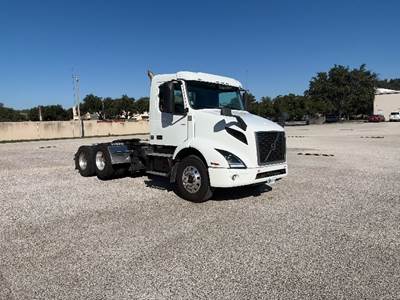 Volvo VNR62300 Single Axle Day Cab Truck - 455HP, 12 Speed Automatic