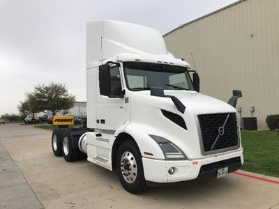 Volvo VNR64300 Day Cab Truck - 425HP, 12 Speed Automatic