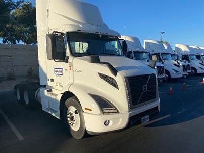 Volvo VNR64300 Day Cab Truck - 425HP, 12 Speed Automatic