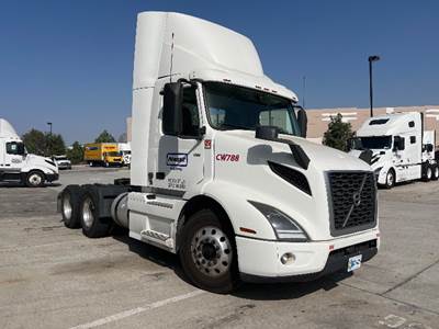 Volvo VNR64300 Day Cab Truck - 425HP, 12 Speed Automatic
