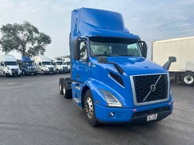 Volvo VNR64300 Day Cab Truck - 455HP, 12 Speed Automatic
