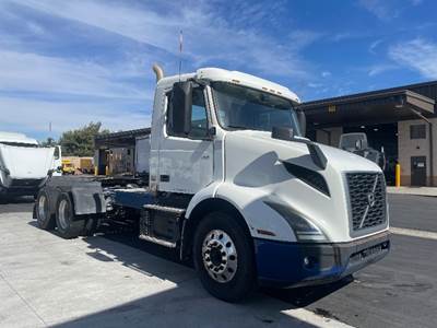Volvo VNR64300 Day Cab Truck - 455HP, 12 Speed Automatic