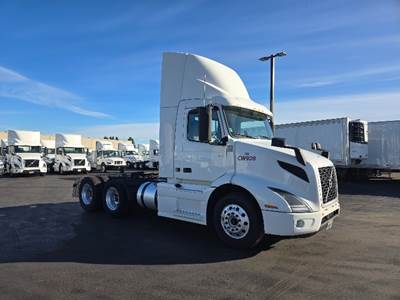 Volvo VNR64300 Day Cab Truck - 425HP, 12 Speed Automatic