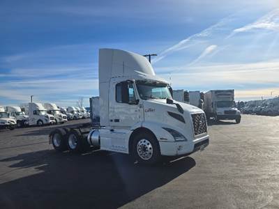 Volvo VNR64300 Day Cab Truck - 425HP, 12 Speed Automatic