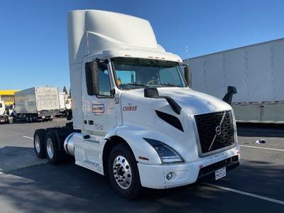 Volvo VNR64300 Day Cab Truck - 425HP, 12 Speed Automatic
