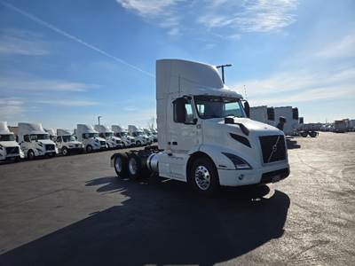 Volvo VNR64300 Day Cab Truck - 425HP, 12 Speed Automatic