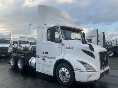 Volvo VNR64300 Day Cab Truck - 425HP, 12 Speed Automatic